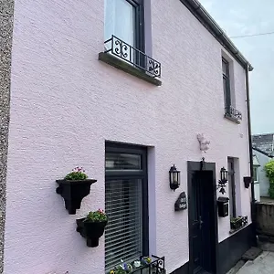 https://beautiful-mumbles-gower-cottage.cardiffhotelswales.com