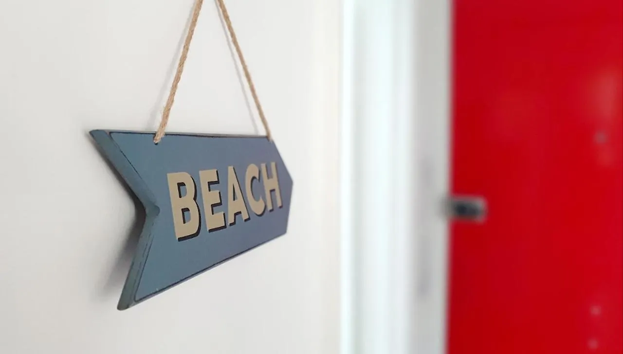 Sea Breeze, 2 Bdr With En-Suites, Private Parking, Internet- Sleeps 4 Ppl Bournemouth