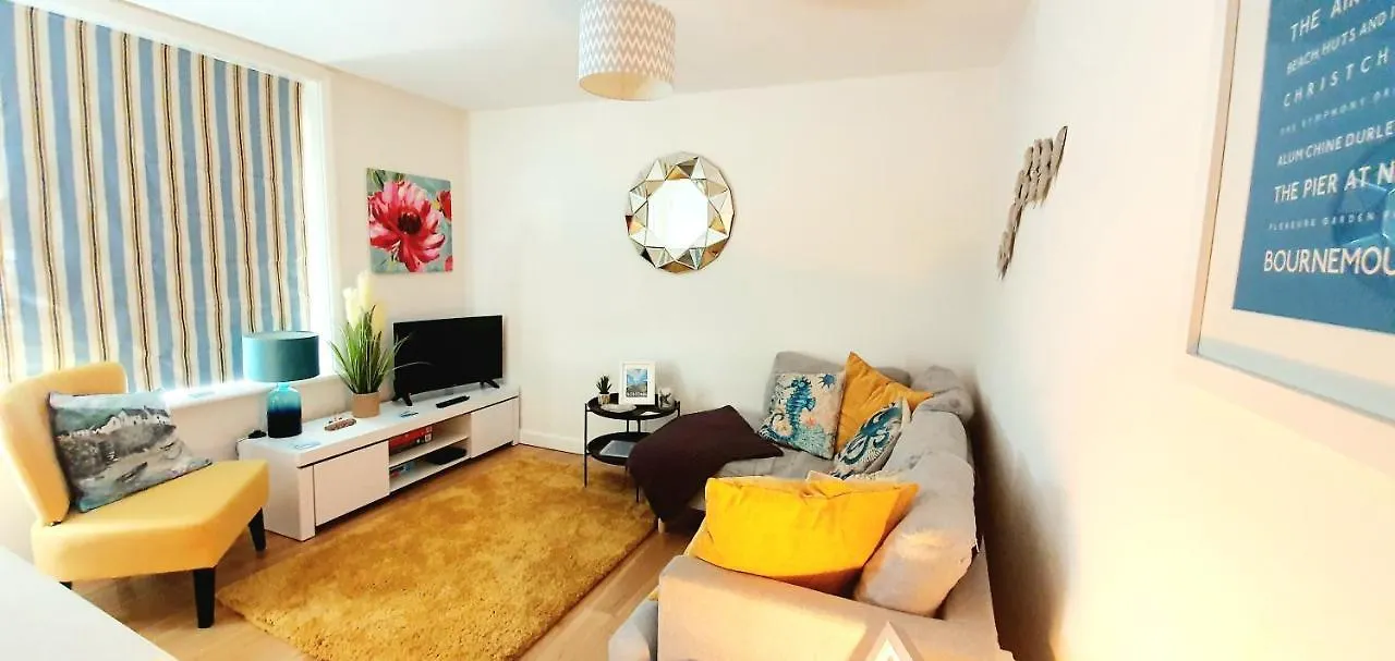 Sea Breeze, 2 Bdr With En-Suites, Private Parking, Internet- Sleeps 4 Ppl contacts